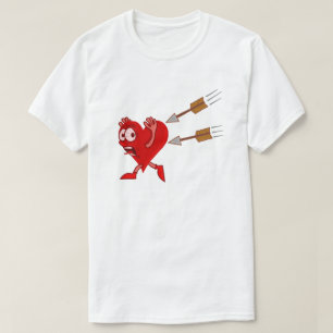 Lustiges Valentinstag-Herz, das von den Pfeilen T-Shirt