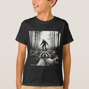 Lustiges Waschbär-Selfie mit Sasquatch Bigfoot T-Shirt