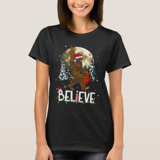 Lustiges Weihnachten Xmas Bigfoot Glaubt Sasquatch T-Shirt