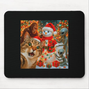 Lustiges Weihnachtskatzen-Selfie mit Bigfoot-Alien Mousepad