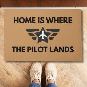 Lustiges Zuhause ist dort, wo der Pilot das Flugze Fußmatte