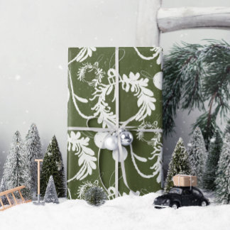 Lux Christmas Elegano Baubles on Green Geschenkpapier