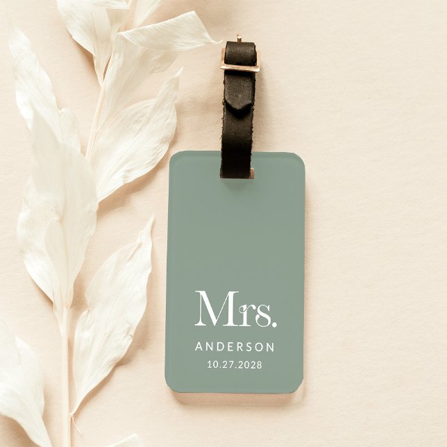 Luxe Elegance | Sage Green Mrs. and Wedding Date Gepäckanhänger (Von Creator hochgeladen)
