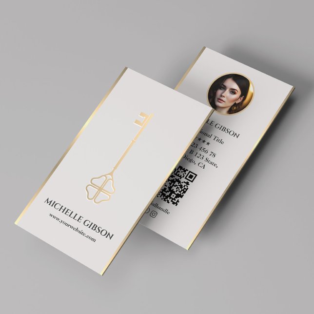 Luxe Imitats Gold Key Foto Light Sand Realtor QR Visitenkarte (Luxe Faux Gold Key Photo Light Sand Realtor QR Business Card
)