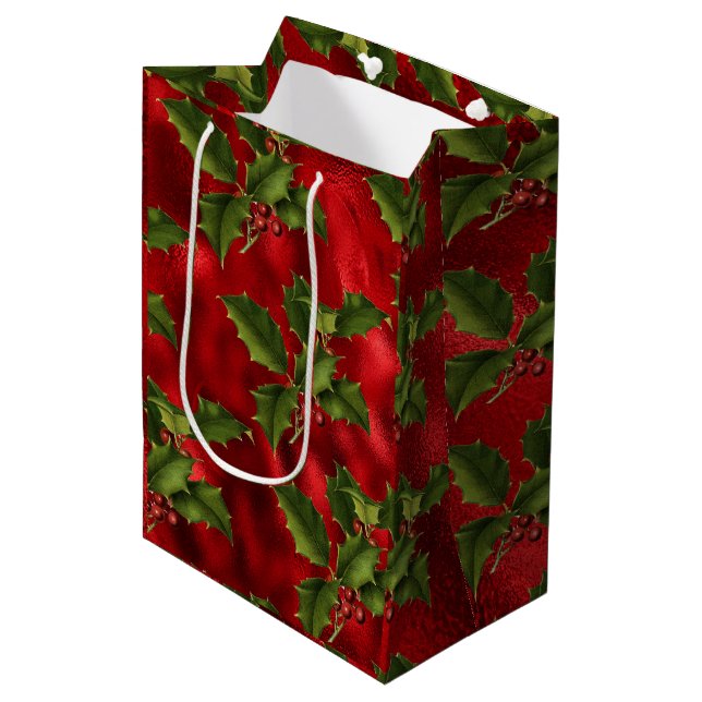 Luxe Red Foil, Green Holly Red Berries Mittlere Geschenktüte (Vorderseite Schrägansicht)