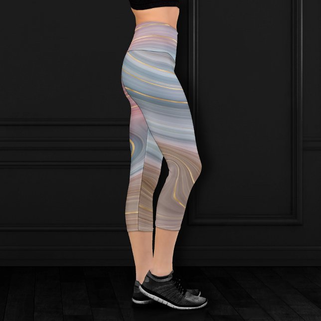 Luxe Strata | Dusty Slate Blue Taupe Pink Agate Capri Leggings (Von Creator hochgeladen)