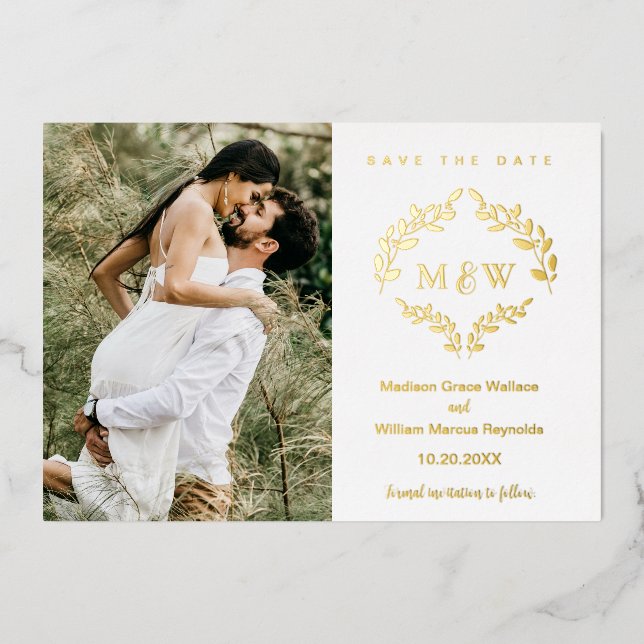 Luxe Wedding Wappen Monogram Wreath Custom Foto Folieneinladung (Vorderseite)