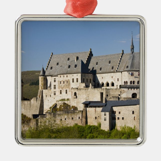 Luxemburg, Vianden. Vianden Chateau (b. 15. Silbernes Ornament (Vorne)