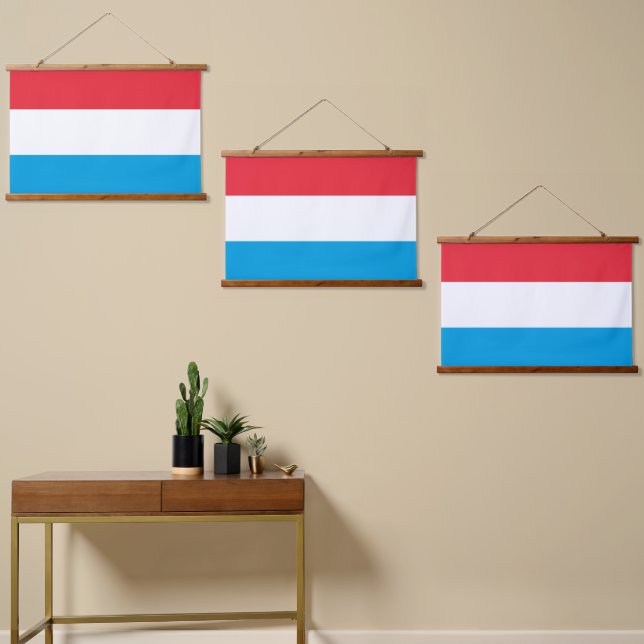 Luxemburger Flagge Wandteppich Mit Holzrahmen (Asymmetrisch)