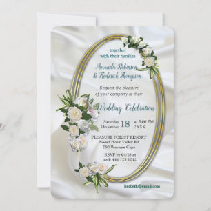 Luxuriös, weiß, fließende Seide und weiße Rosen. Einladung