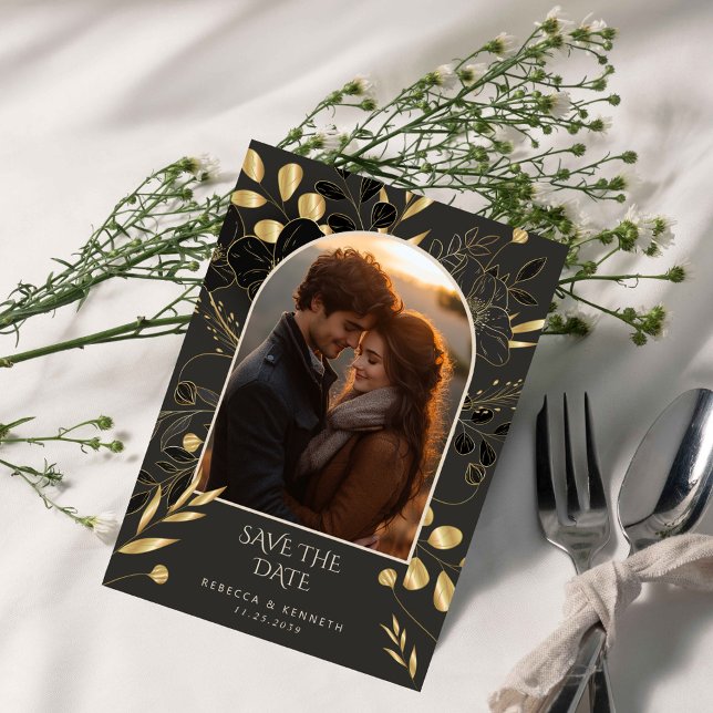 Luxuriöse Gold Floral Chic Zwei Fotos Save the Dat Einladung (Von Creator hochgeladen)