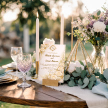 Luxuriöse goldene Blumenhochzeit mit Monogramm