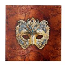 Luxuriöse Venezianische Maske auf Rot-Rost-Hinterg