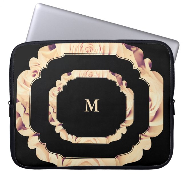 Luxuriöse Vintage Rose mit Monogramm Laptopschutzhülle (Vorderseite)