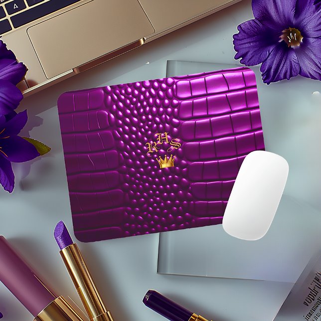 Luxuriöse Vivid Lila Imitate Crocodile Mit Monogra Mousepad (Chic and Stylish Violet Purple Monogrammed Faux Crocodile  Mouse Pad )