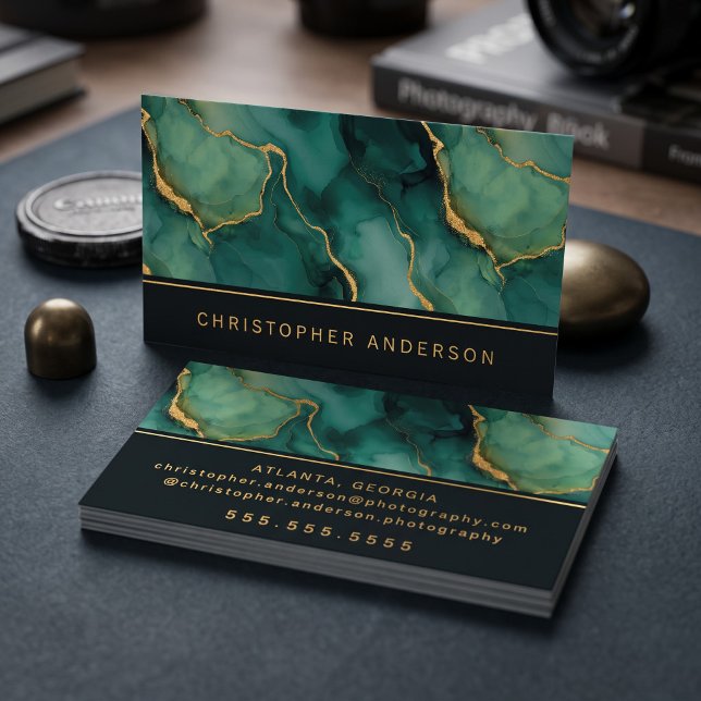 Luxuriöser Smaragd-Marmor Visitenkarte (Simulated business cards on table)