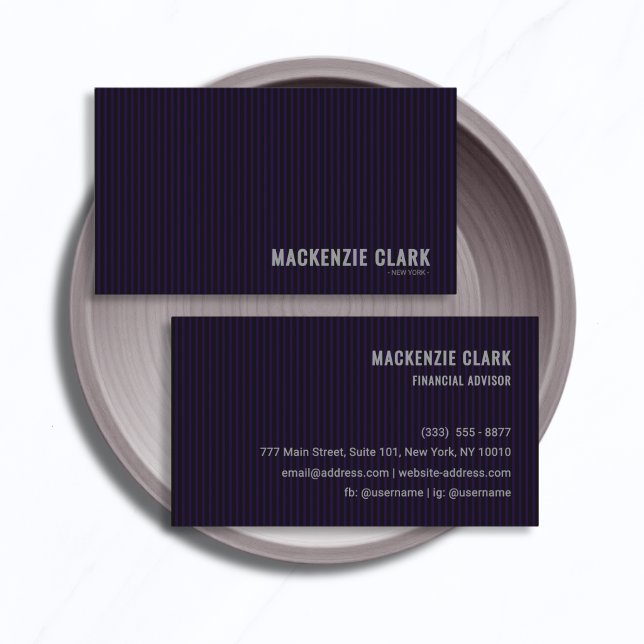 Luxurious Deep Purple Pinstripe Business Card Visitenkarte (Von Creator hochgeladen)