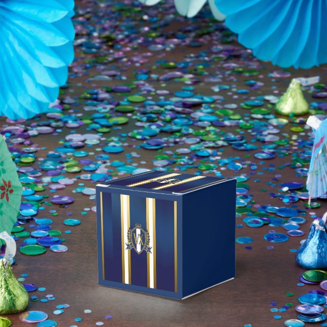 Luxury Blue and White Monogrammed Crest Decorative Geschenkschachtel (Party)