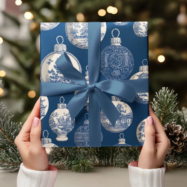 Luxury Blue Toile Christmas Ornament Geschenkpapier (Von Creator hochgeladen)