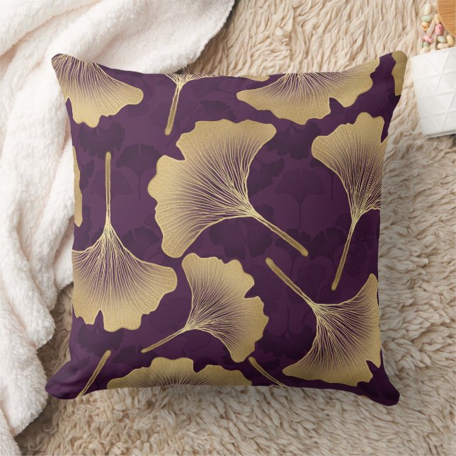 Luxury Gold Ginkgo Leaves on Deep Purple (8) Kissen (Decke)