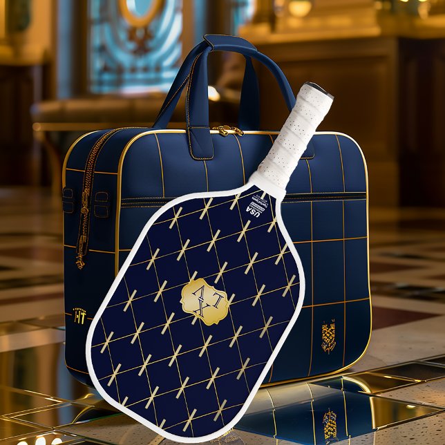 Luxury Navy Blue & Gold Lattice Monogram Pickleball Schläger (Stylish Navy Blue and Gold Monogrammed Pickleball Paddle )