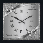 Luxus 25 Jahre Jubiläum Metallic Silver & Diamond  Quadratische Wanduhr<br><div class="desc">Luxus 25-jähriges Jubiläum Metallic Silver & Diamond Square Wall Clock.</div>