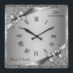 Luxus 25 Jahre Jubiläum Metallic Silver & Diamond  Quadratische Wanduhr<br><div class="desc">Luxus 25-jähriges Jubiläum Metallic Silver & Diamond Square Wall Clock.</div>