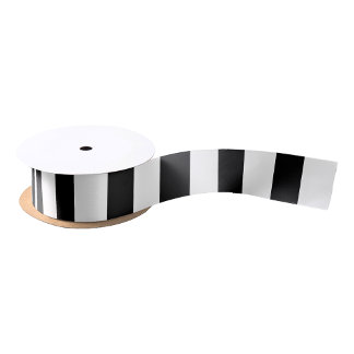 Luxus-Geschenkverpackung mit schwarzen und weißen  Satinband