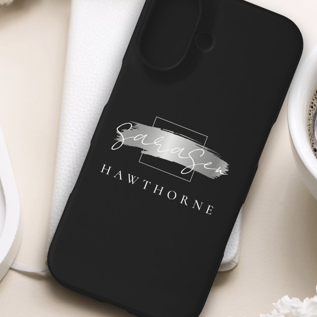 Luxus Monogramm Modern Schwarz Faux Silber iPhone 16 Hülle (Von Creator hochgeladen)