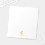 Luxus White und Gold Personalisiert Monogram Notizblock<br><div class="desc">Luxuriöses White and Gold Design mit weißem Monogramm in goldenem Kreis-Element mit dem Namen in goldfarbenem beruflichen Schriftart auf weißem Hintergrund. Bitte beachten Sie : Die Details der Folie werden im Kunstwerk simuliert. Bei der Herstellung dieses Produktes wird keine Folie verwendet.</div>
