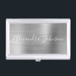 Luxusgeschäfte Silver Foil Modern Visitenkarten Dose<br><div class="desc">Silver Foil Metallic Stainless Steel Minimalistisch Business Card Holder mit weißer Schriftzeichen-Schriftart für das Monogramm. Die Foil Metal Business Card Inhaber können mit Ihrem Namen individuell gestaltet werden. Bitte kontaktieren Sie den Designer,  um passende Artikel zu erhalten.</div>