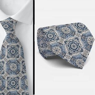 Luxusgeschäftsmann mit weltgewandtem Stil Blaue Krawatte