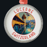 Luzern Schweiz Retro Distressed Circle Ornament Aus Metall<br><div class="desc">Luzerner Retrovektor-Reisedesign. Luzern,  eine Kompaktstadt in der Schweiz,  bekannt für ihre bewahrte mittelalterliche Architektur,  liegt inmitten schneebedeckter Berge am Vierwaldstättersee.</div>