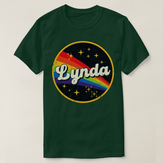 Lynda Rainbow in Space Vintag GrungeStyle T-Shirt (Design vorne)