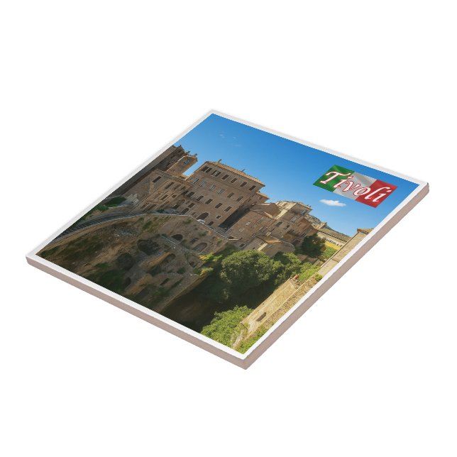 LZO009 TIVOLI , Altstadt, Latium, Italien, Fliese (Seite)