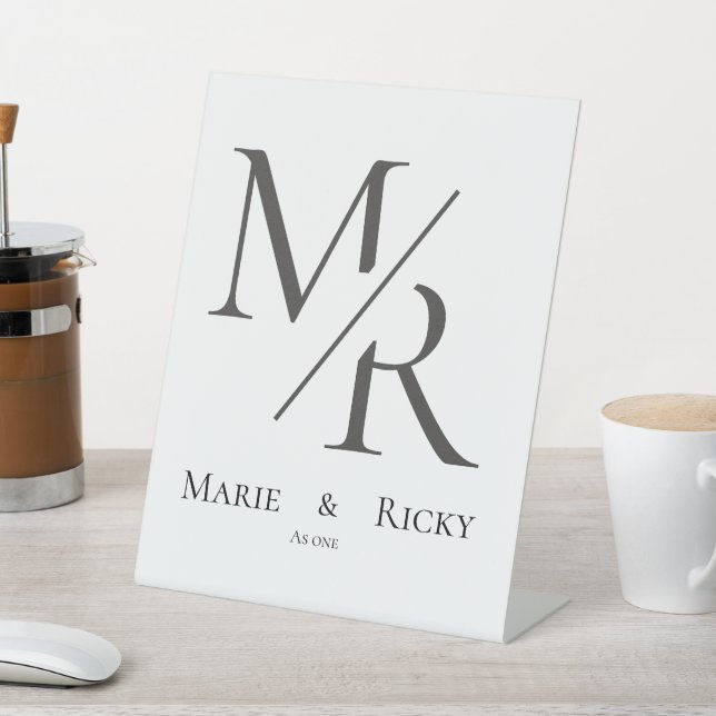 M & R | Our Initials Monogram  Sockelschild (In SItu)