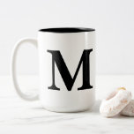 "M-" Tasse<br><div class="desc">Eine personalisierte Tasse</div>