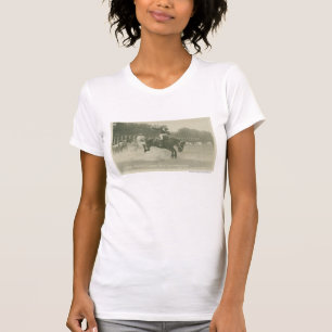 Mabel Strickland auf Fremdem T-Shirt
