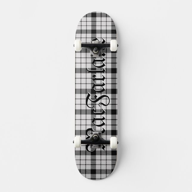 MacFarlane Tartan Schottisches Kariertes Muster Skateboard (Vorderseite)