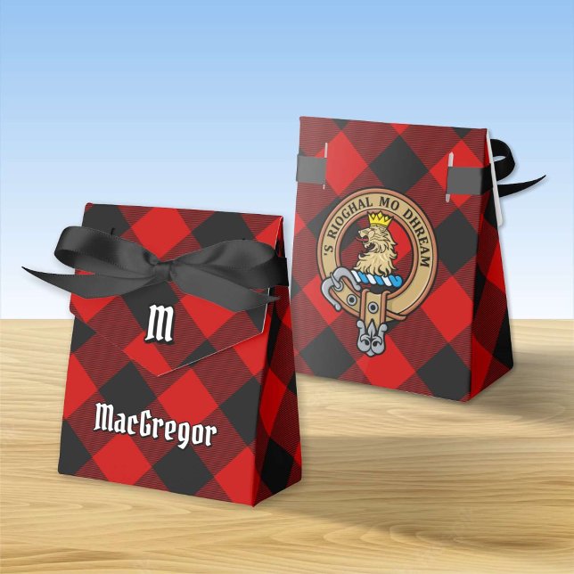 MacGregor Wappen über Rob Roy Tartan Gefälligkeits Geschenkschachtel (Von Creator hochgeladen)