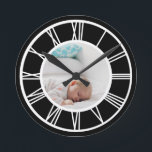 Machen Sie Ihr Foto Personalisiert römische Zahlen Runde Wanduhr<br><div class="desc">Entwerfen Sie Ihr Foto Personalisiert römische Numeruhr von Ricaso</div>