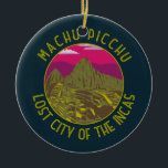 Machu Picchu Peru Retro Distressed Circle Keramik Ornament<br><div class="desc">Machu Picchu Vektorgrafiken. Machu Picchu ist ein inkanisches Zitadelle-Set hoch in den Anden in Peru,  oberhalb des Urubamba Flusstals.</div>