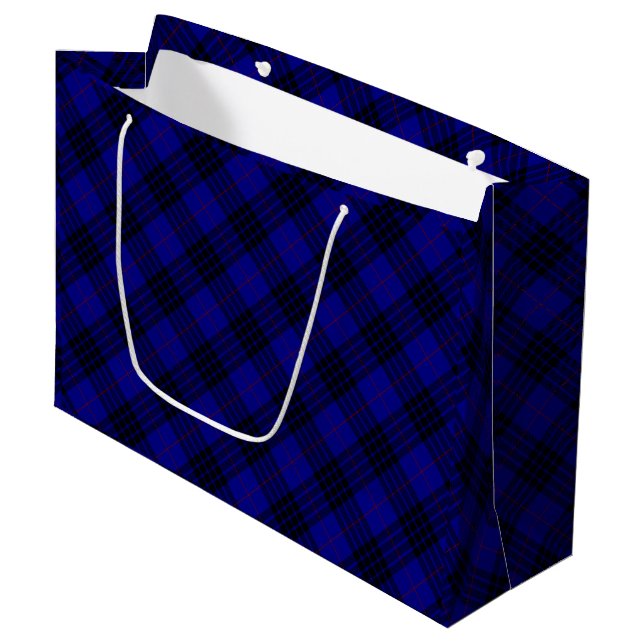 MacKay Tartan Blau kariert Große Geschenktüte (Vorderseite Schrägansicht)