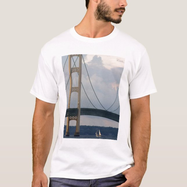 Mackinac Bridge, Michigan, USA T-Shirt (Vorderseite)