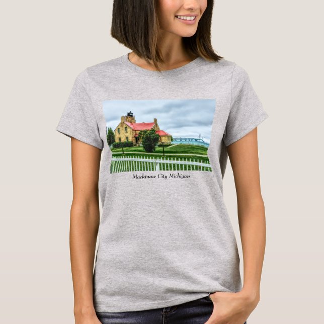 Mackinac Light and Bridge T - Shirt (Vorderseite)