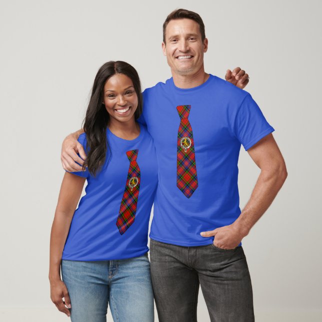 Macpherson Tartan Krawatten T-Shirt mit Abzeichen (Unisex)