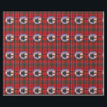 MacRae Tartan Eilean Donan Castle Geschenkpapier<br><div class="desc">Ein preisgekröntes Foto der Eilean Donan Burg wird von dem meist roten MacRae Clan Tartan Design unterstützt. Der MacRae Clan ist seit Jahrhunderten mit Schottlands meistfotografiertem Schloss verbunden. In diesem unverwechselbaren Verpackungspapier können Sie Ihre Geschenke aus dem schottischen Erbe (und alles andere) zusammenfassen. Dieser spezielle Tartan passt perfekt in Ihren...</div>