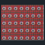 MacRae Tartan Eilean Donan Castle Geschenkpapier<br><div class="desc">Ein preisgekröntes Foto der Eilean Donan Burg wird von dem meist roten MacRae Clan Tartan Design unterstützt. Der MacRae Clan ist seit Jahrhunderten mit Schottlands meistfotografiertem Schloss verbunden. In diesem unverwechselbaren Verpackungspapier können Sie Ihre Geschenke aus dem schottischen Erbe (und alles andere) zusammenfassen. Dieser spezielle Tartan passt perfekt in Ihren...</div>
