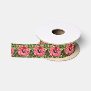 Macro Ribbon mit hübscher Roter Mohn-Blume Satinband
