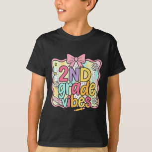 Mädchen 2. Klasse Vibes Coquette Preppy Back to Sc T-Shirt